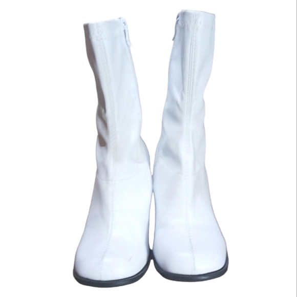 Like New Ellie White Go Go Boots Mid Calf Block Heel Size 10 - Picture 3 of 12
